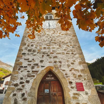 Vers-l'Eglise's chruch in autumn