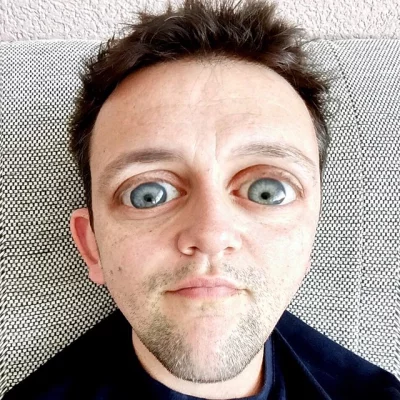 Chillin on the sofa ... or having fun with #Enligh