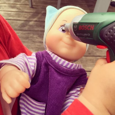 Des problème de yeux ? Un p'tit coup de perceuse.