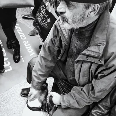 Retour de la chasse #Lausanne #m2 #bw #people